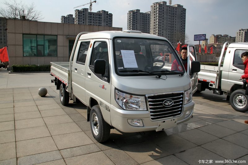 【图】唐骏欧铃 赛菱a6 1.1l 61马力 汽油/cng 2.6米