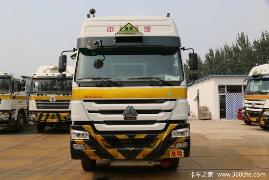 中国重汽howo重卡340马力6x4牵引车zz4257n3247e1w