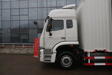 中国重汽豪瀚j5g重卡280马力4x2955米厢式载货车zz5185xxyn7113e1h