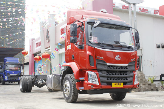东风柳汽 新乘龙m3中卡 220马力 4x2 9.