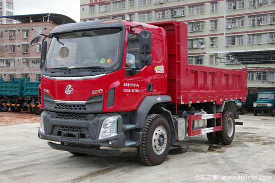 东风柳汽 新乘龙m3 220马力 4x2 4.5米自卸车(lz3181m3ab)