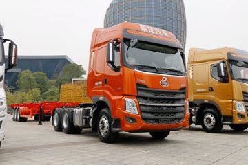 东风柳汽乘龙h7重卡580马力6x4牵引车lz4253h7db
