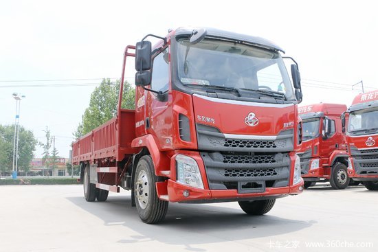 东风柳汽 新乘龙m3中卡 220马力 4x2 6.75米栏板载货车(lz1166m3ab)