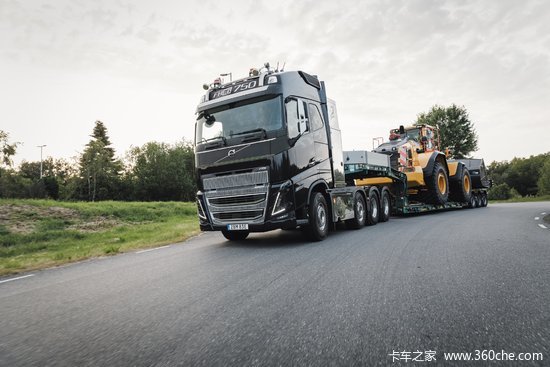 沃尔沃fh16重卡750马力8x4自动挡牵引车