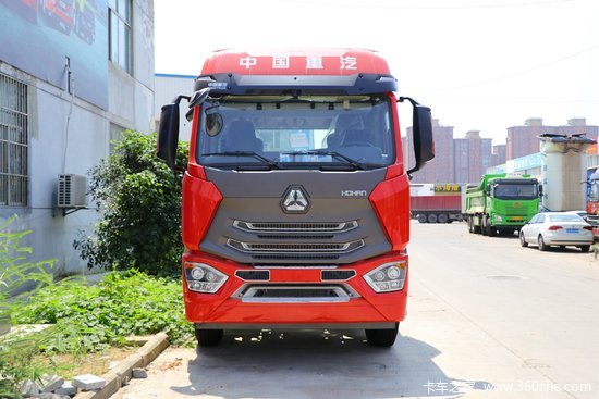 中国重汽豪沃n7w重卡400马力4x2牵引车zz4187v391je1