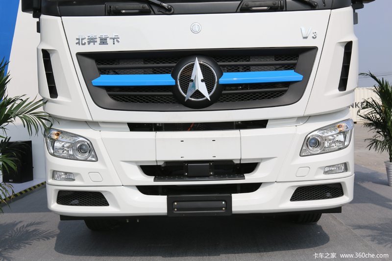 【图】北奔 v3重卡 25t 6x4 纯电动牵引车(nd4250bbxj7z02bev)_实拍