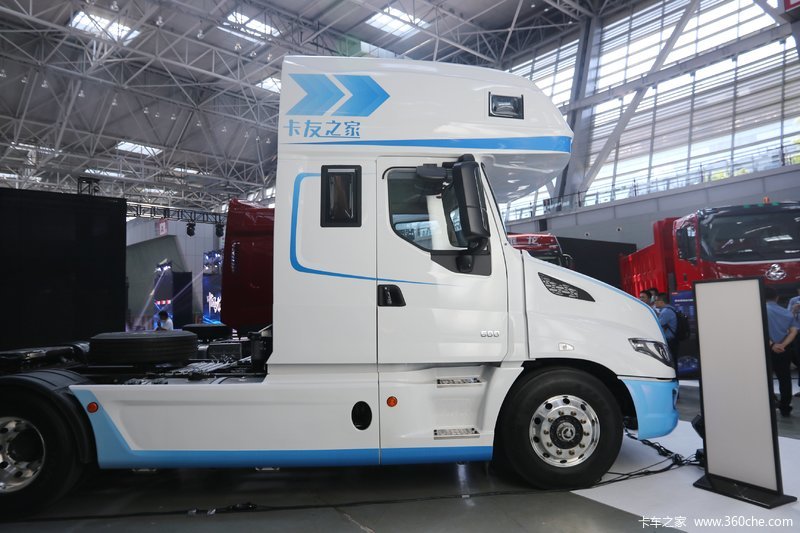 【图】东风柳汽 乘龙t7c生活舱 600马力 6x4 amt自动挡牵引车(国六)