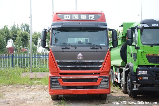 中国重汽howoth7重卡510马力6x4amt自动挡牵引车国六zz4257v324hf1b