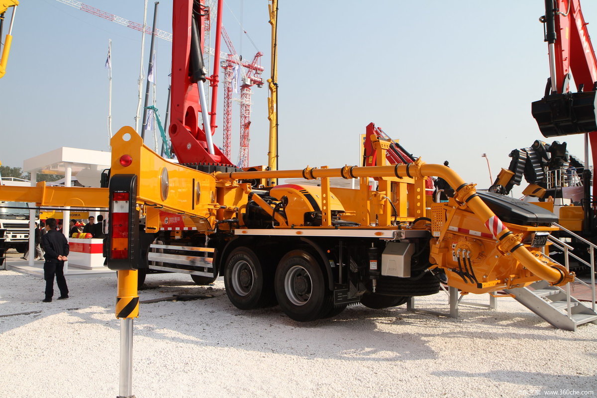 【图】三一 48米混凝土泵车(奔驰底盘)_实拍图片_100727_卡车之家