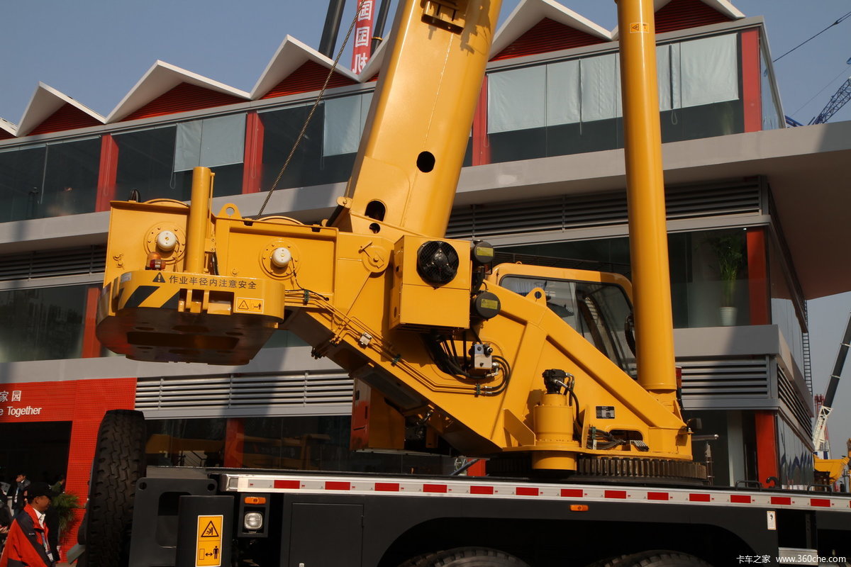 【图】柳工 70吨吊车(tc700)_实拍图片_101081_卡车之家