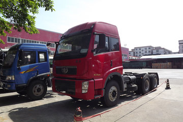 青岛解放 新大威重卡 350马力 6X4 牵引车(CA4256P2K2T1E4A80)