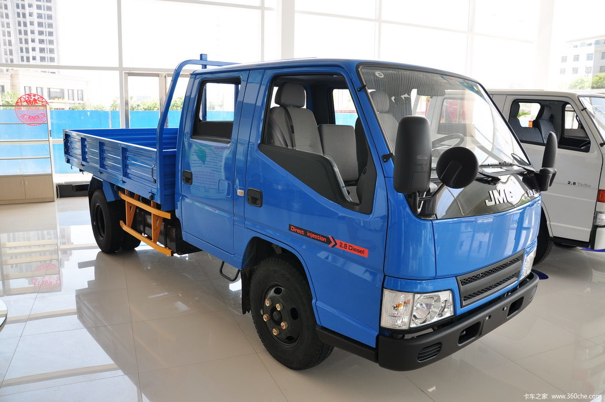 江铃汽车 新凯运 江铃新凯运 102马力 3.3米双排栏板轻卡(窄体) 外观