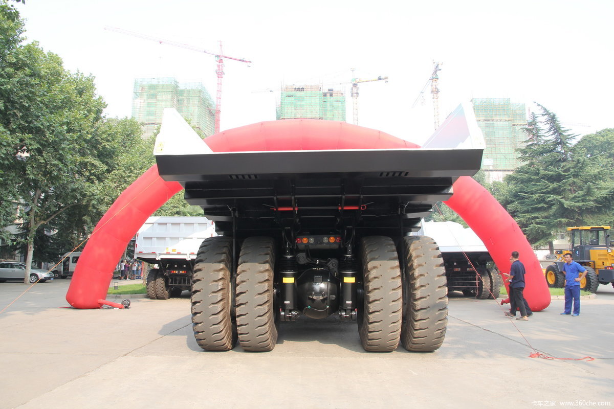 宇通重工 533马力 4x2 宽体矿用自卸车