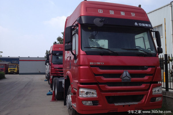 中国重汽 HOWO重卡 266马力 6X4 牵引车(单胎)(ZZ4257M3247C1BX)