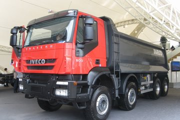 依维柯 Trakker系列重卡 500马力 8X4自卸车