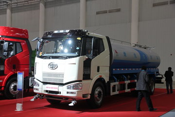 一汽解放 J6M 260马力 6X4 洒水车(龙帝牌)(CSL5250GPSC4)