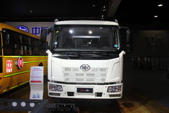 一汽解放 J6L中卡 140马力 4X2 6.8米载货车底盘(新道依茨)