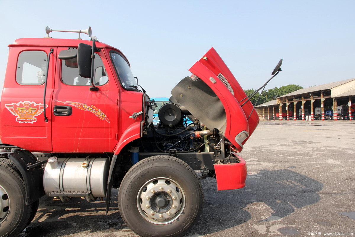 【图】东风柳汽 龙卡 290马力 6x2 牵引车(lz4231jcq)_实拍图片