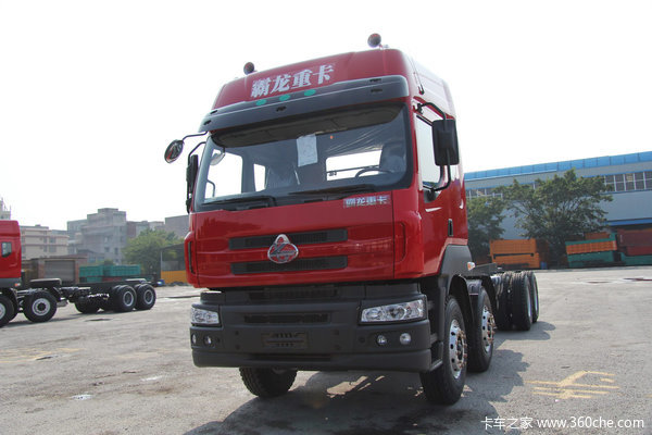 东风柳汽 霸龙重卡 340马力 8X4 8.2米自卸车(底盘)