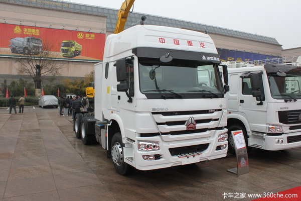 中国重汽 HOWO重卡 380马力 6X4 LNG牵引车(ZZ4257N3847E1LB)