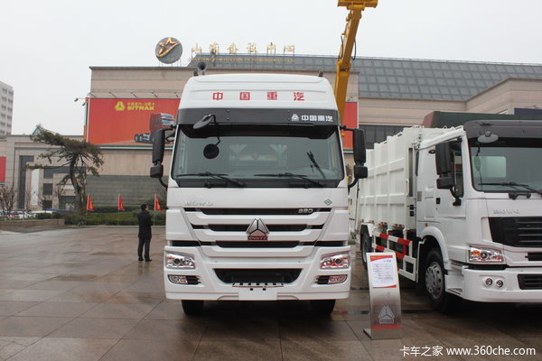 中国重汽 HOWO重卡 340马力 4X2牵引车(ZZ4187N3617E1)