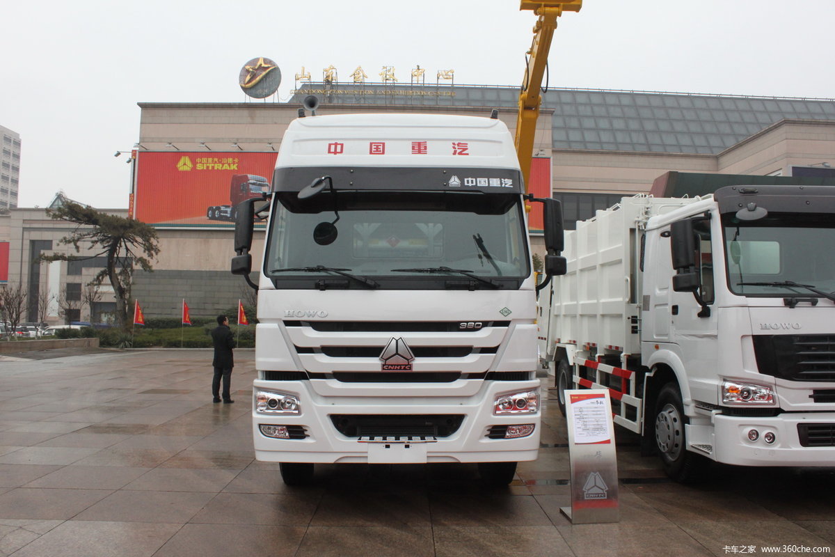 中国重汽 HOWO重卡 340马力 4X2牵引车