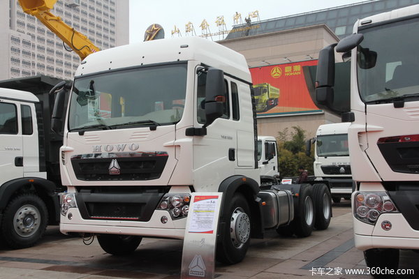 中国重汽 HOWO T5G重卡 340马力 6X4 牵引车（ZZ4257N324GC1）
