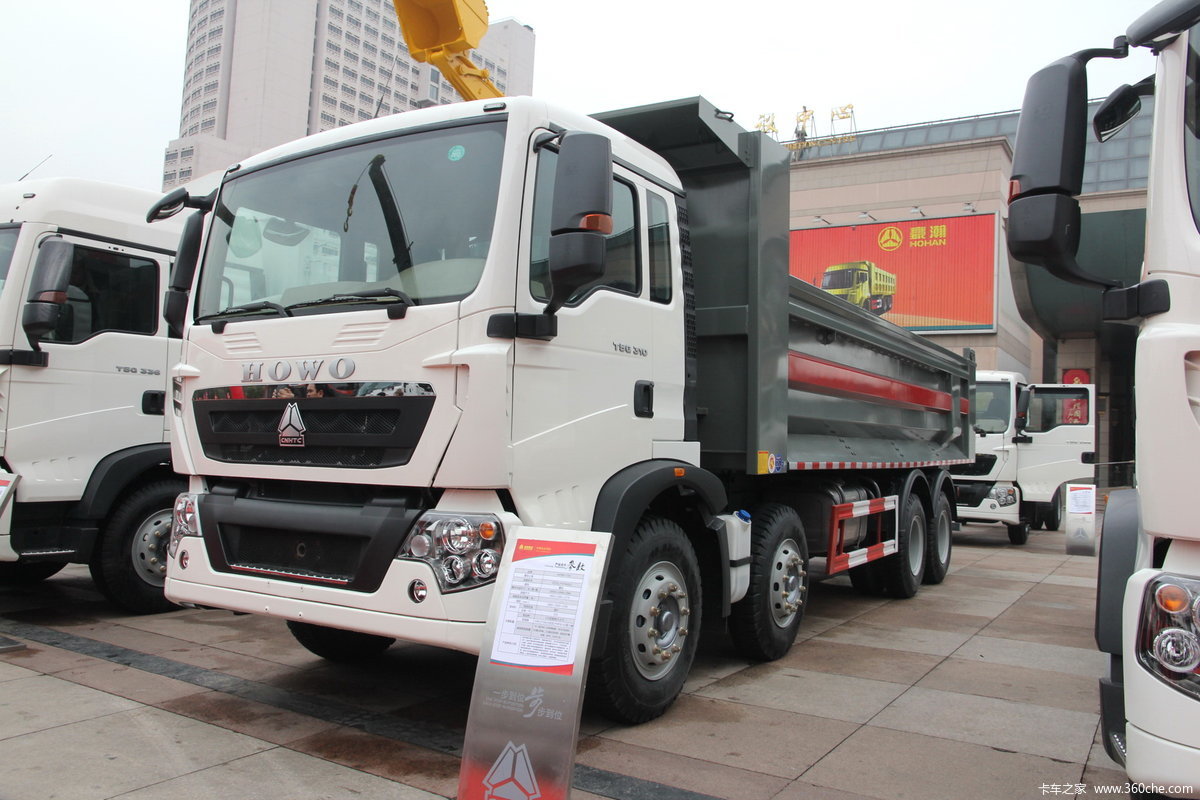 中国重汽 HOWO T5G重卡 340马力 8X4 7.2米自卸车