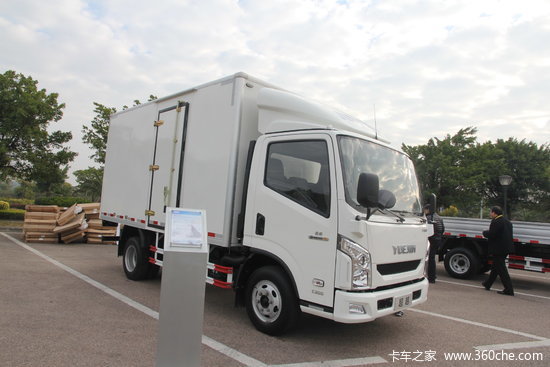 跃进 超越c300 145马力 4.1米单排厢式轻卡