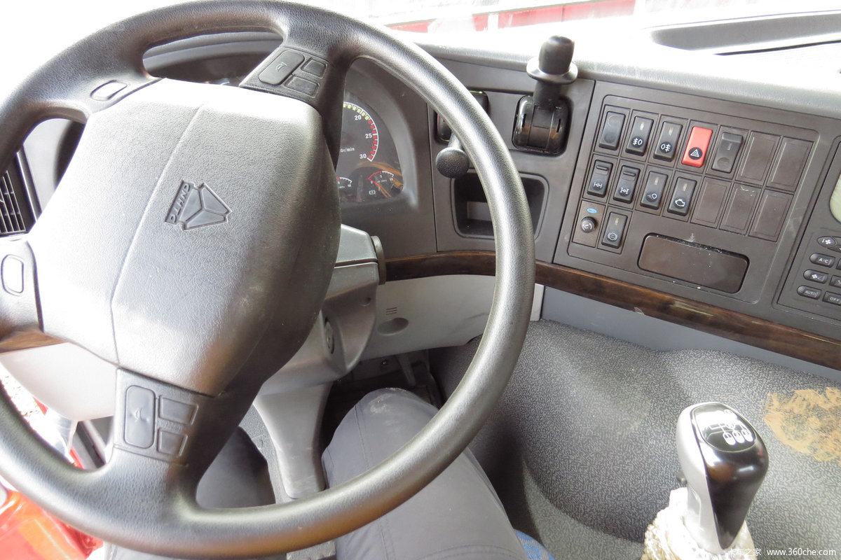 重汽豪沃(howo) howo-7 中国重汽 howo重卡 336马力 6x2 牵引车(zz