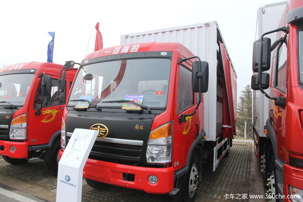 青岛解放 赛龙中卡 164马力 4X2 6.8米排半厢式载货车(CA1169PK2L2E4A80)