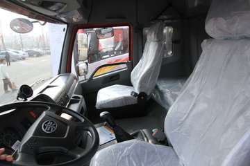 青岛解放 新悍威j5m重卡 336马力 6x2 lng牵引车(ca4226p1k15t3na80)