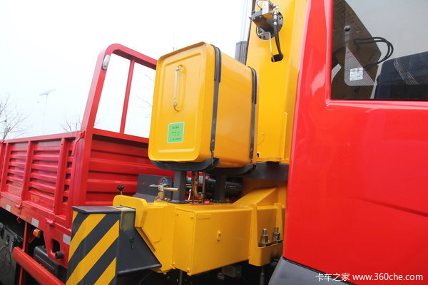 徐州解放底盘随车吊 8吨吊机仅需31.5万