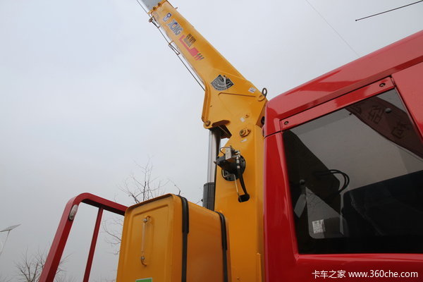 徐州解放底盘随车吊 8吨吊机仅需31.5万