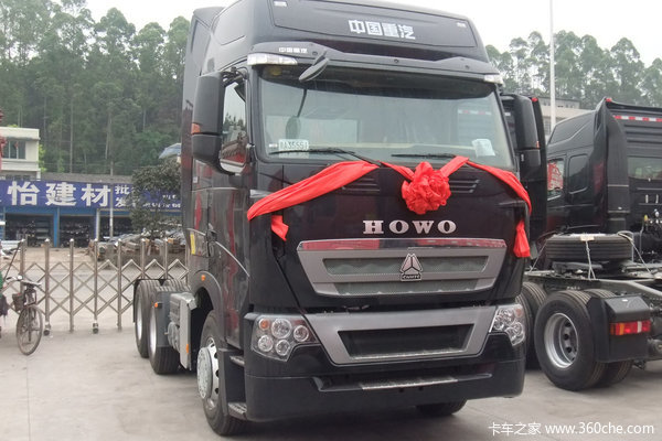 中国重汽 HOWO-T7H重卡 390马力 6X4 牵引车（ZZ4257V324HC1B）