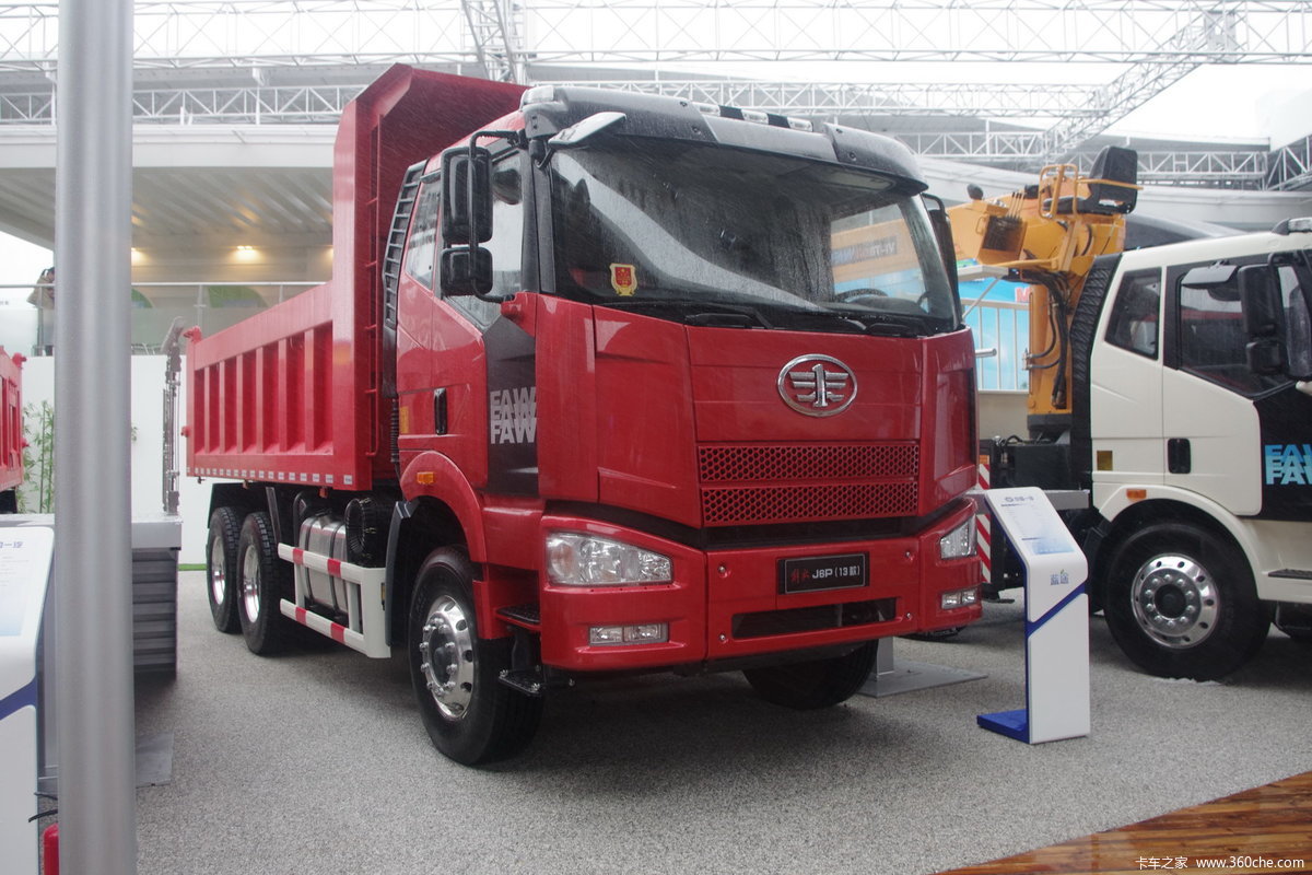 一汽解放 J6P重卡 2013款 350马力 6X4 5.6米自卸车