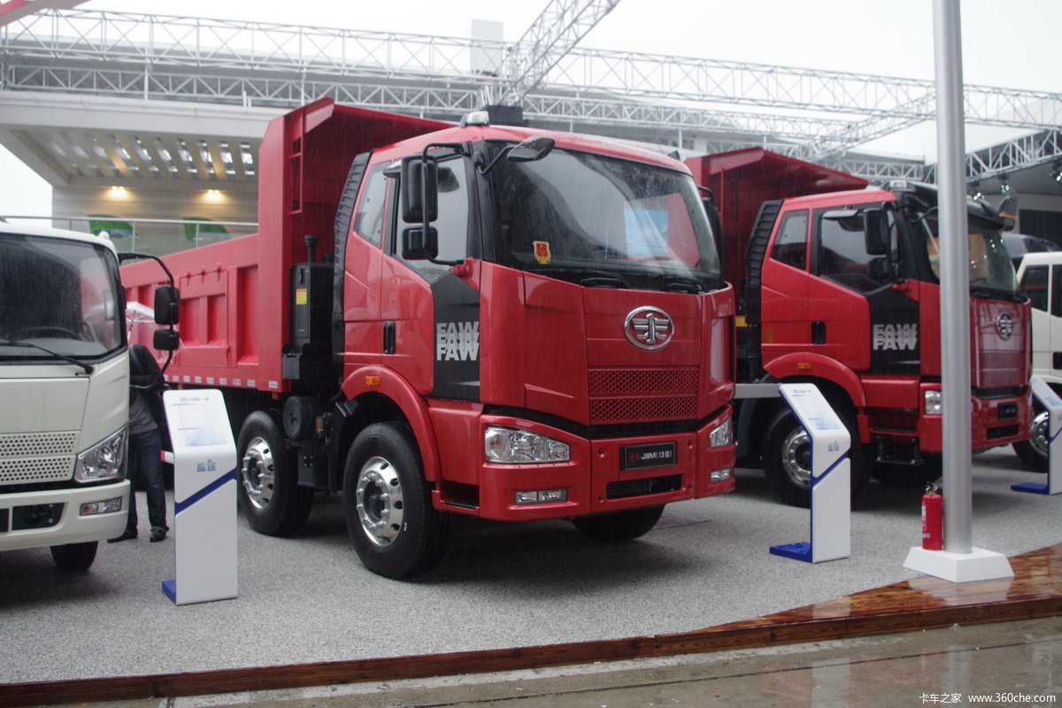 一汽解放 J6M重卡 2013款 280马力 8X4 7.5米自卸车