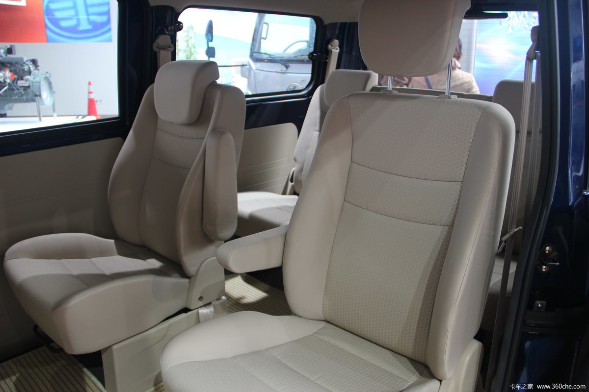 3l面包车(mpv)>驾驶室>一汽佳宝 v80 88马力 1.3l面包车(mpv)