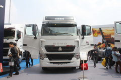 中国重汽 HOWO-T7H重卡 豪华版 400马力 6X4 牵引车(平地板)(ZZ4257V324HD1)