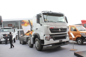 中国重汽 HOWO-T7H重卡 400马力 8X4混凝土搅拌车(底盘)(ZZ1317V326HD1)