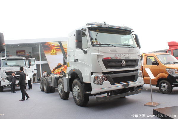 中国重汽 HOWO-T7H重卡 400马力 8X4混凝土搅拌车(底盘)(ZZ1317V326HD1)
