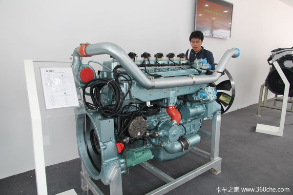 中国重汽T12.42-40 420马力 12L 国四 天然气发动机