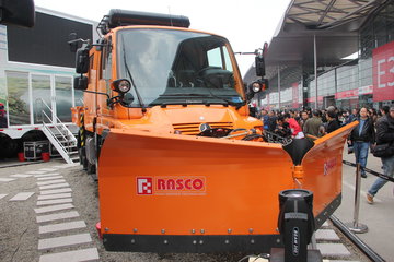 奔驰 Unimog系列 230马力 4X4公铁两用作业车(型号U400) 卡车图片