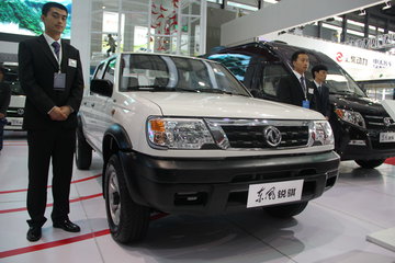 郑州日产 东风锐骐 超值版 豪华型 2.4L汽油 两驱 双排皮卡(国五)