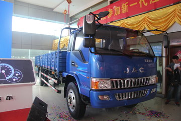 江淮 威铃 140马力 4X2 排半载货车(新一代江淮铃) 卡车图片