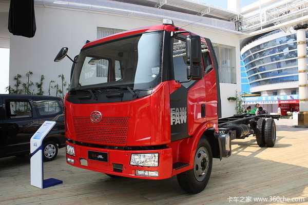 一汽解放 J6L中卡 220马力 4X2 6.8米载货车底盘(CA1160P62K1L4A3E4)