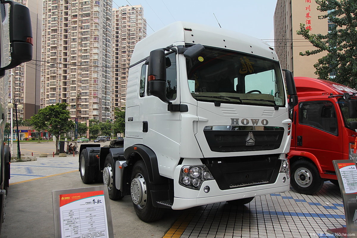 中国重汽 HOWO T5G重卡 340马力 6X2牵引车