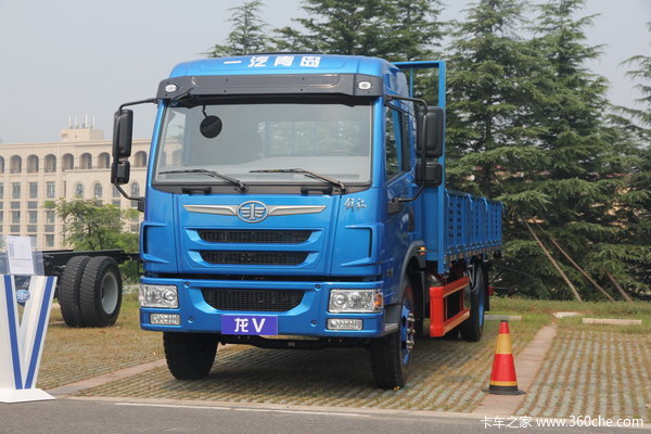 青岛解放 龙V中卡 180马力 4X2 6.75米载货车(CA1169PK2L2E5A80)