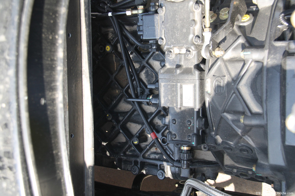 东风商用车 天龙重卡 420马力 6x4 牵引车(2011款)(dfl4251a10) 底盘