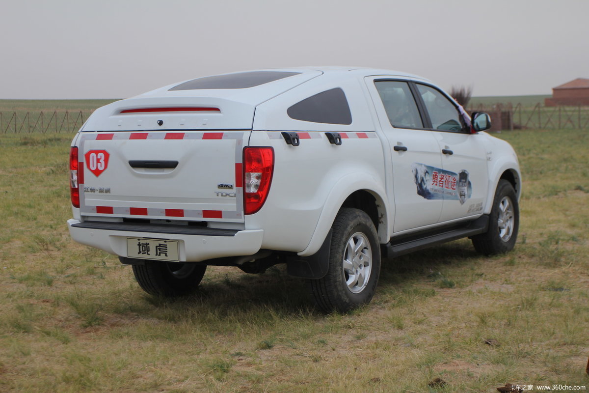 江铃 域虎 2.4l柴油 四驱 双排皮卡(掀背式)